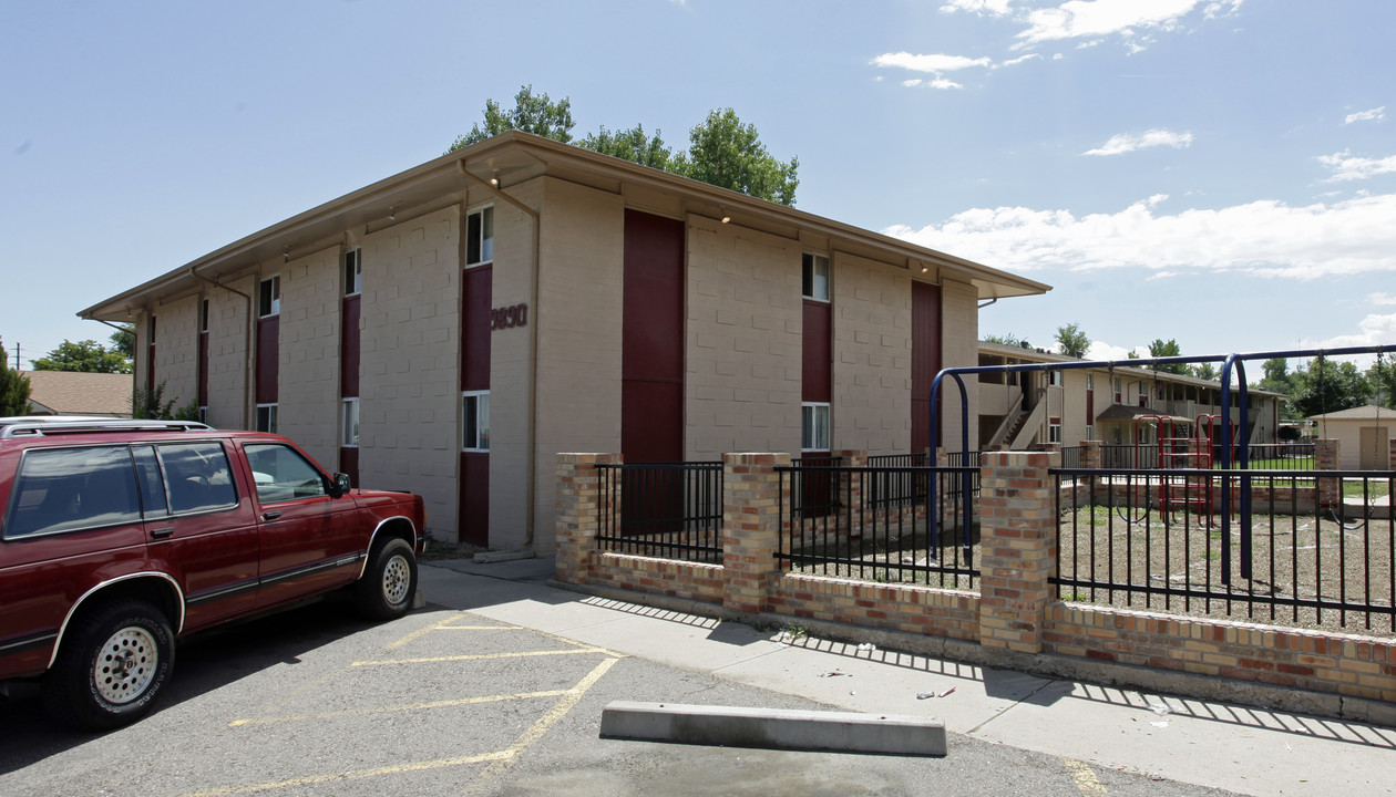 Parkview Apartments in Lakewood, CO - Building Photo