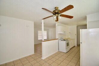 6903 Tallahasse Dr in San Antonio, TX - Building Photo - Building Photo