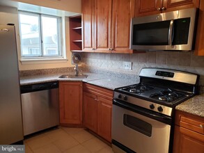 11322 Cherry Hill Rd in Beltsville, MD - Building Photo - Building Photo