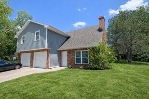 1912 Mirtle Grove Ct in Columbia, MO - Building Photo