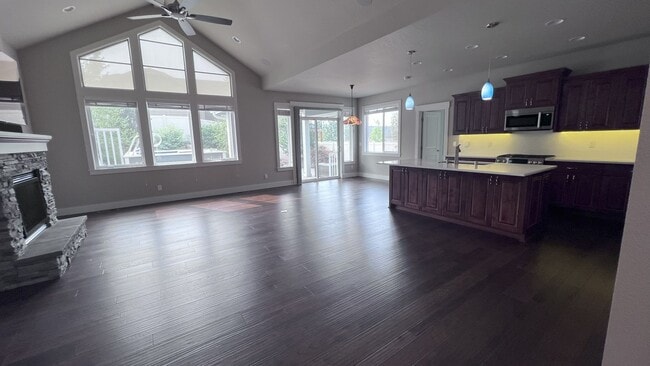 705 W Basalt Ridge Dr in Spokane, WA - Building Photo - Building Photo