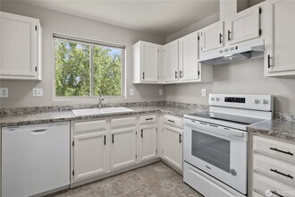 502 E River Ave, Unit A in Ellensburg, WA - Foto de edificio - Building Photo