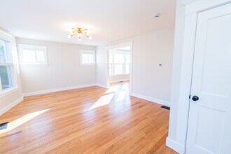 56 Starr St, Unit 1 in New Haven, CT - Building Photo - Building Photo