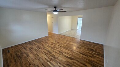 1472 E Berkeley St in Springfield, MO - Building Photo - Building Photo