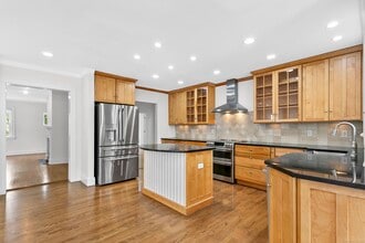 15 N Salem Rd in Ridgefield, CT - Building Photo - Building Photo