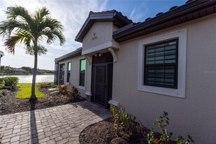 8251 Varenna Dr in Sarasota, FL - Building Photo