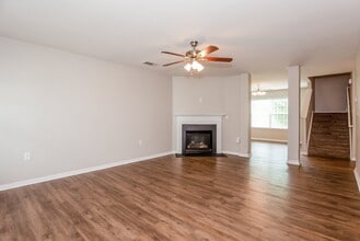 721 Overlook Rd in Lowell, NC - Building Photo - Building Photo