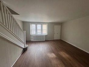 5105 Chalgrove Ave in Baltimore, MD - Building Photo - Building Photo