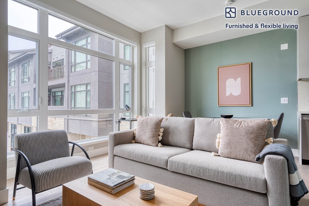 555 E Evelyn Ave-Unit -FL3-ID1210 in Mountain View, CA - Building Photo