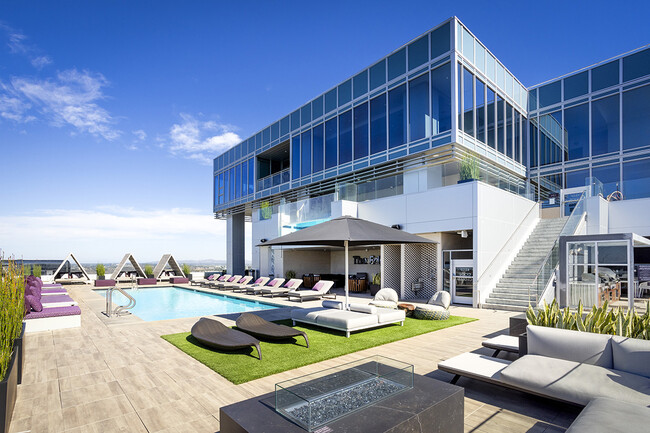 LUX by Garden in San Diego, CA - Building Photo - Building Photo