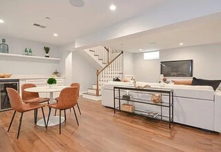 256 E St, Unit 2 in Boston, MA - Building Photo - Building Photo