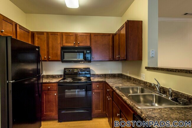 311 Lowell St in Andover, MA - Building Photo - Building Photo