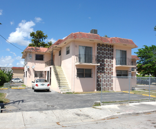 2150 NW 19th St in Miami, FL - Building Photo - Building Photo