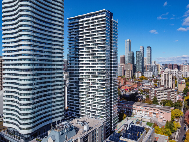 Axis Condos in Toronto, ON - Building Photo - Building Photo