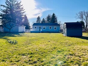 5401 Kay Dr in Jackson, MI - Building Photo - Building Photo