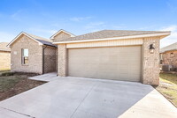 10516 SW 37th St in Mustang, OK - Foto de edificio - Building Photo