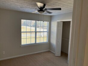 8261 Sunnydale Ln in Jonesboro, GA - Building Photo - Building Photo