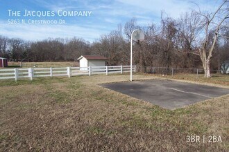 5263 N Crestwood Dr in Springfield, MO - Building Photo - Building Photo