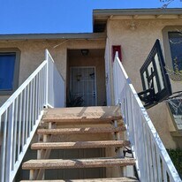 509 E Ave Q, Unit B in Palmdale, CA - Building Photo