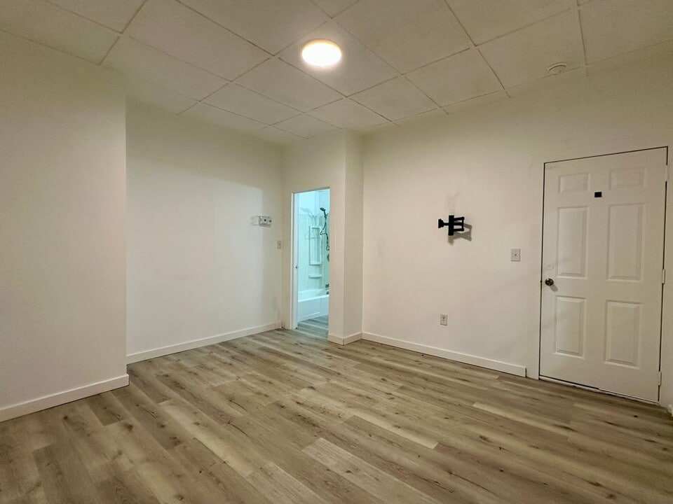 35 Lincoln St in Millville, MA - Building Photo