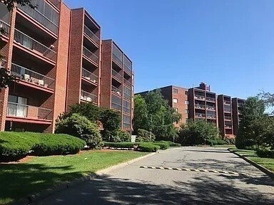 3 Summit Dr in Reading, MA - Building Photo - Building Photo