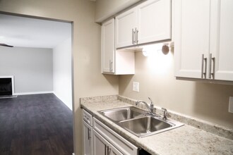 Walker Springs Apartments in Knoxville, TN - Foto de edificio - Building Photo