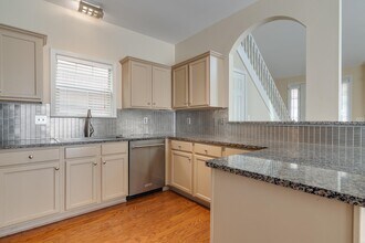 331 Fountain River Dr in Memphis, TN - Foto de edificio - Building Photo