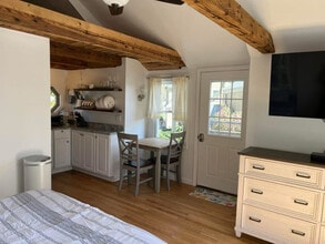 146 A Ninigret Ave in Mashpee, MA - Building Photo - Building Photo