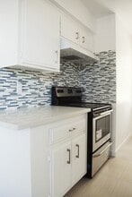 Park Plaza Apartments in Los Angeles, CA - Foto de edificio - Building Photo