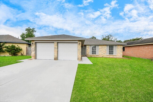 7410 La Pl Dr in Houston, TX - Building Photo - Building Photo