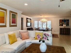 283 Cypress Way W in Naples, FL - Building Photo - Building Photo