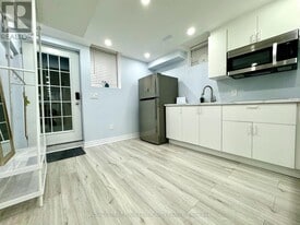 51 Cayton Cres in Bradford West Gwillimbury, ON - Building Photo