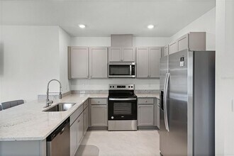 2559 Sage Vly Wy in Winter Haven, FL - Foto de edificio - Building Photo