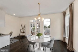 46077 Hall Rd in Sterling, VA - Building Photo - Building Photo