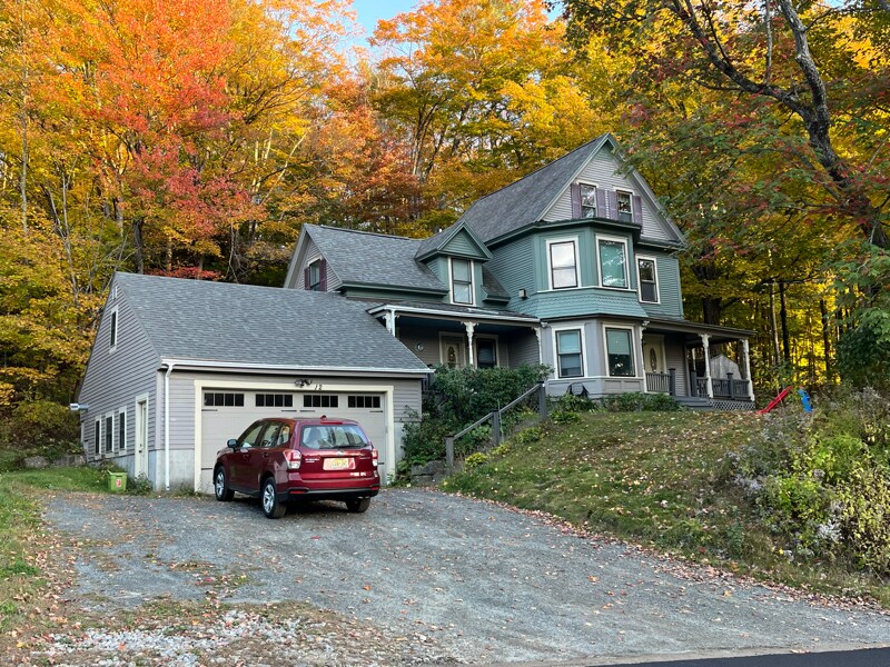 12 Old Georges Mills Rd in Sunapee, NH - Building Photo