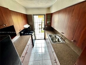 1232 NE 136th Terrace in North Miami, FL - Building Photo - Building Photo