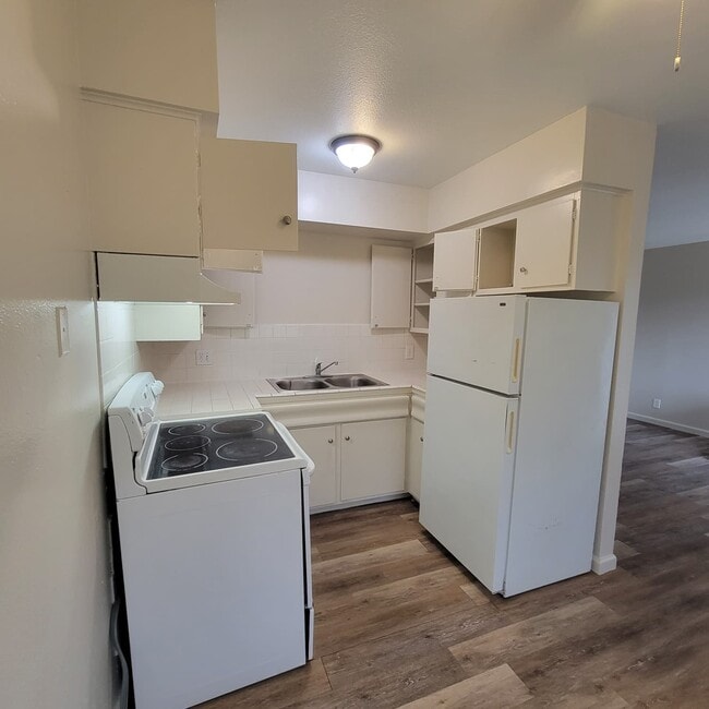 1321 E San Bruno Ave, Unit C