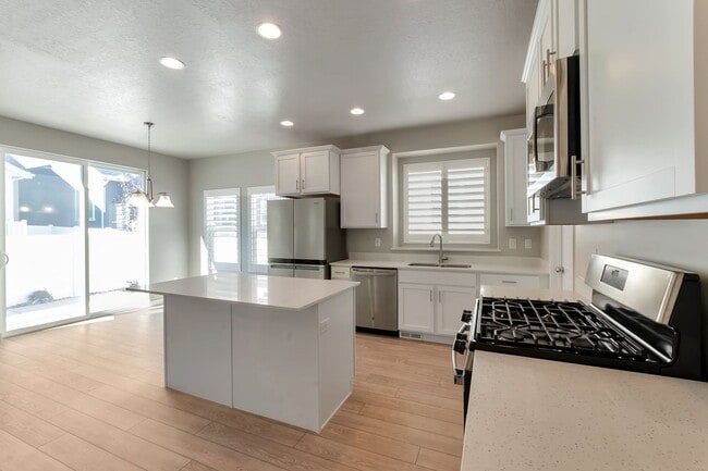 2389 N 4000 W in Eagle Mountain, UT - Building Photo - Building Photo