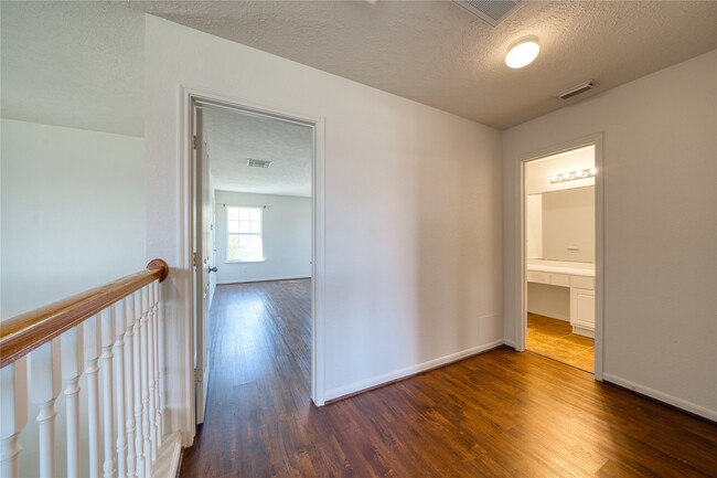 6610 Autumn Sunset Ln