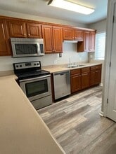 1100 Newfoundland Dr in Manhattan, KS - Building Photo - Building Photo