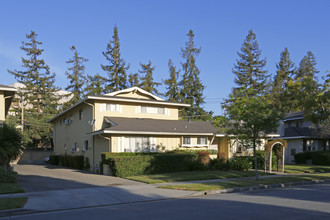 275-315 Bellerose Dr in San Jose, CA - Foto de edificio - Building Photo