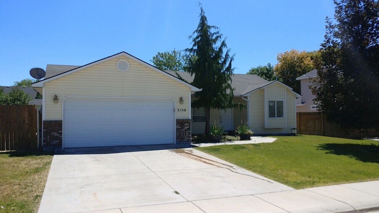 7159 E Hampton Ln in Nampa, ID - Building Photo