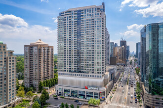 Royal Pinnacle in Toronto, ON - Building Photo - Building Photo