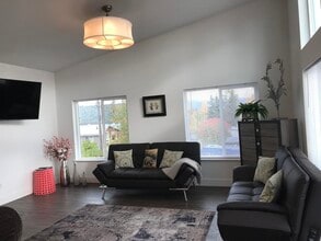 343 W 12th Ave, Unit 1 in Anchorage, AK - Building Photo - Building Photo