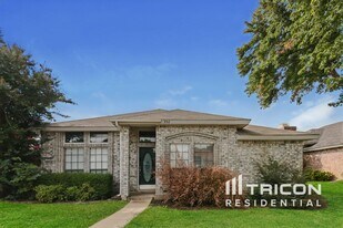 992 Mauve Dr in Lewisville, TX - Building Photo