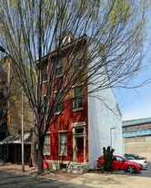 239 Race St in Philadelphia, PA - Building Photo