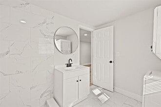 3817 W Bay to Bay Blvd in Tampa, FL - Building Photo - Building Photo