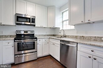 4622 28th Rd S-Unit -B in Arlington, VA - Building Photo - Building Photo