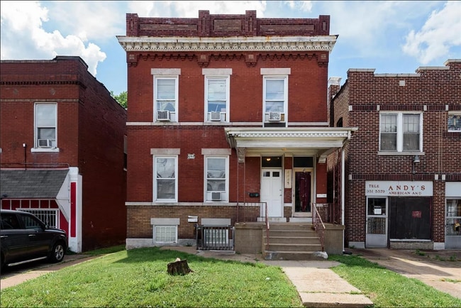 property at 4005 S Grand Blvd