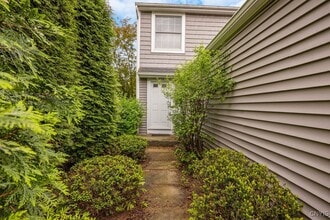 4632 Emblem Cir in Manlius, NY - Building Photo - Building Photo